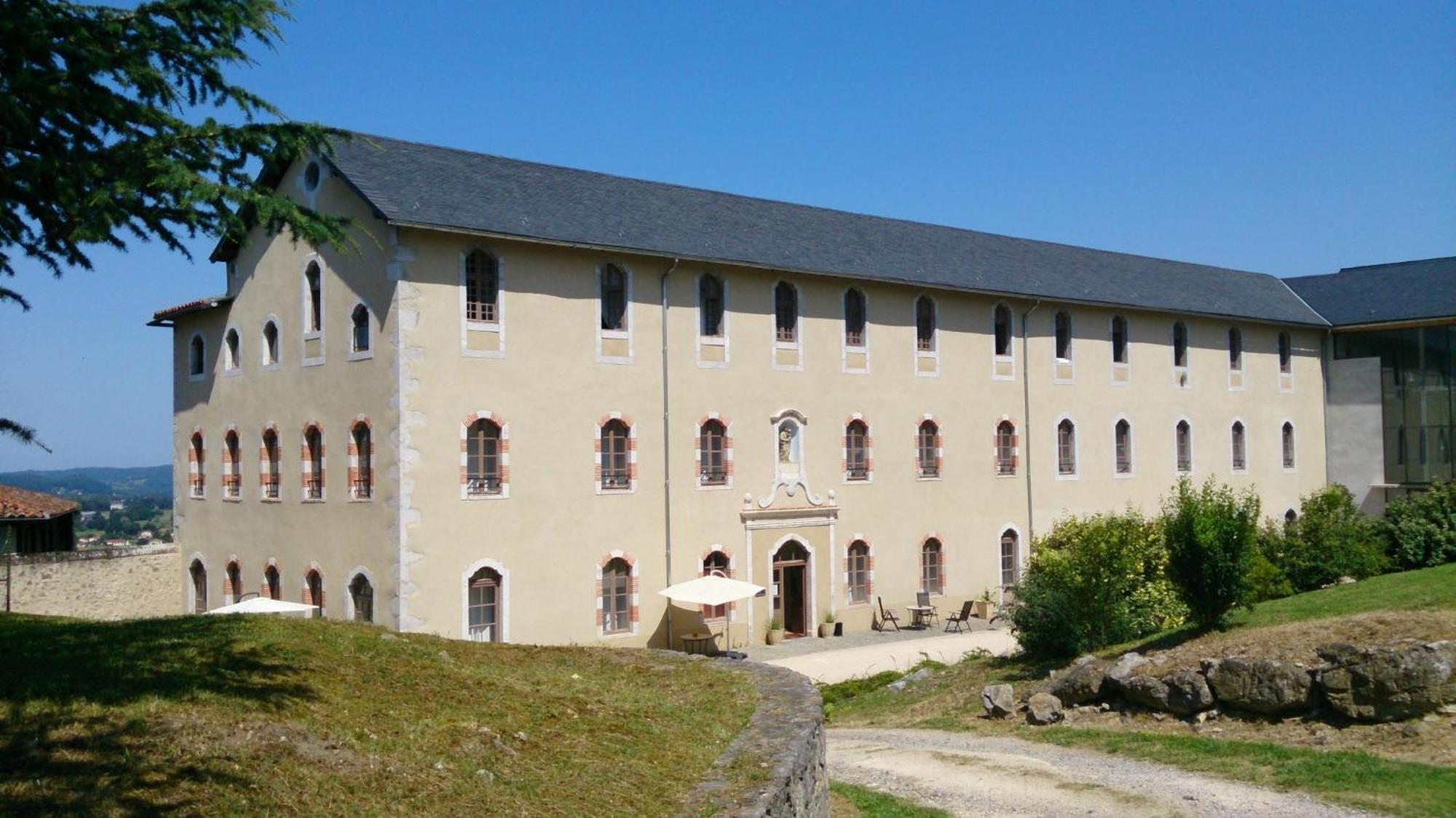 Aparthotel Terres de France - Domaine du Palais à Saint-Lizier Extérieur photo