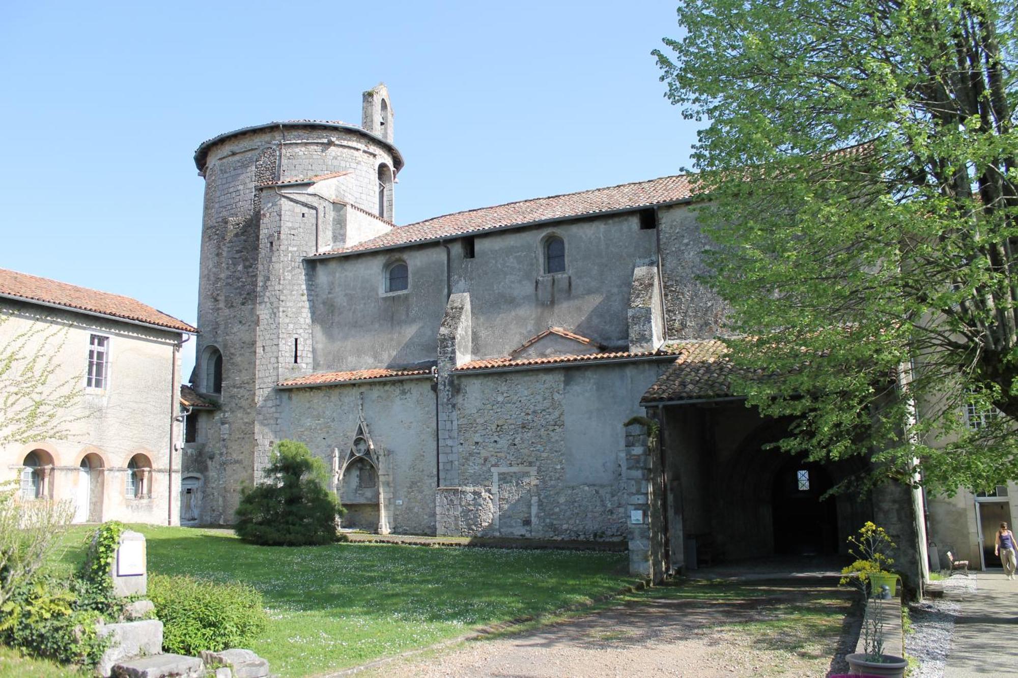 Aparthotel Terres de France - Domaine du Palais à Saint-Lizier Extérieur photo